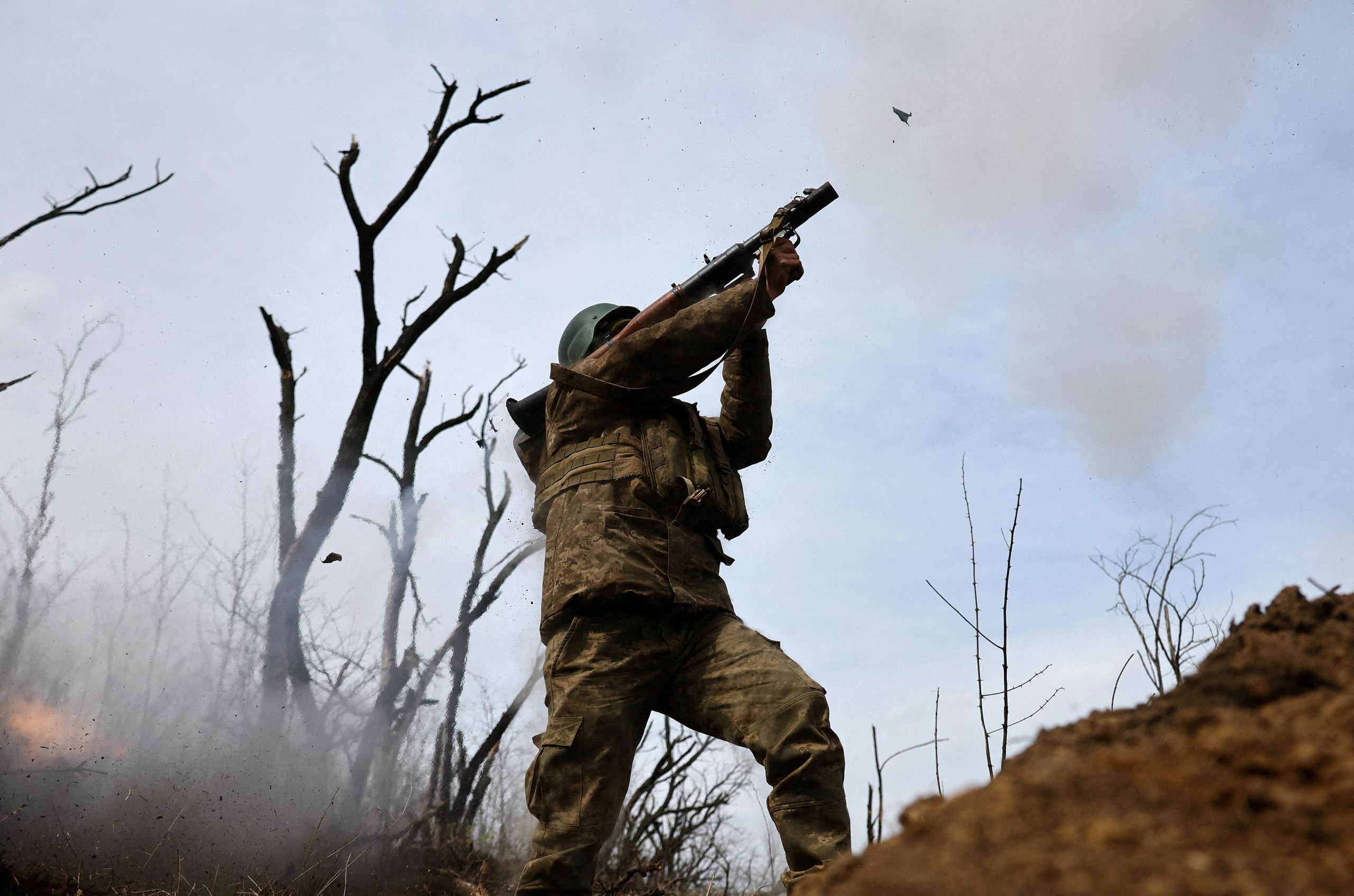 Featured image for Ukraine readies counteroffensive amid Russian advances in Bakhmut.