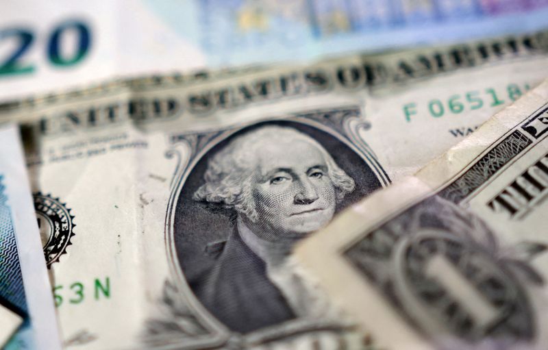 Dollar Steady as Investors Await Jackson Hole and Fed Decisions