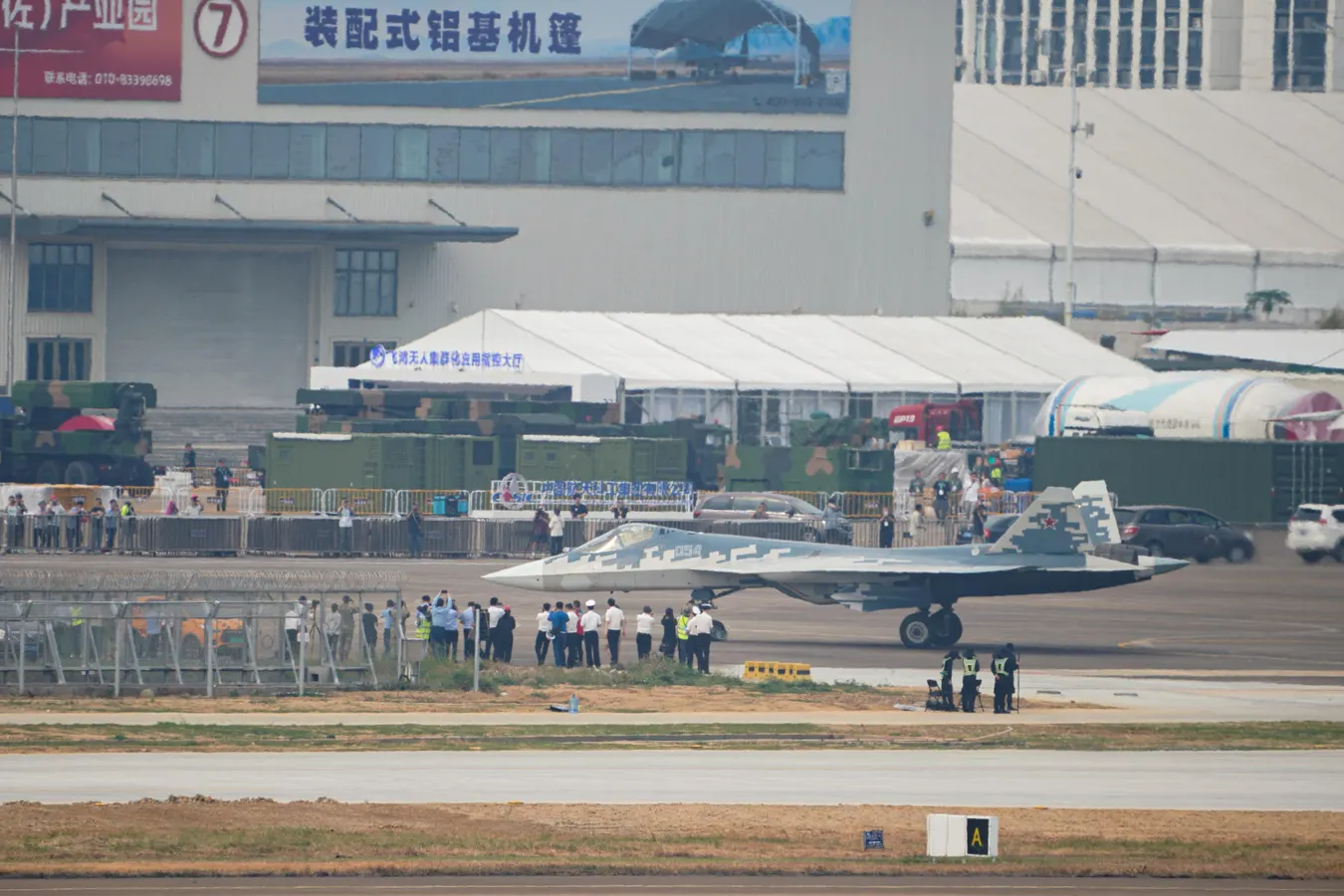 Russia's Su-57 Fighter Faces Scrutiny and Speculation in China