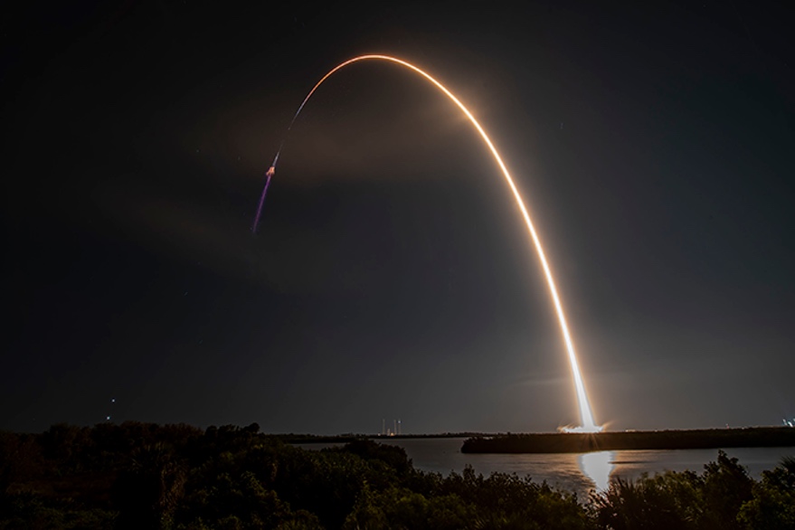 Featured image for SpaceX successfully launches Cargo Dragon spacecraft to ISS.