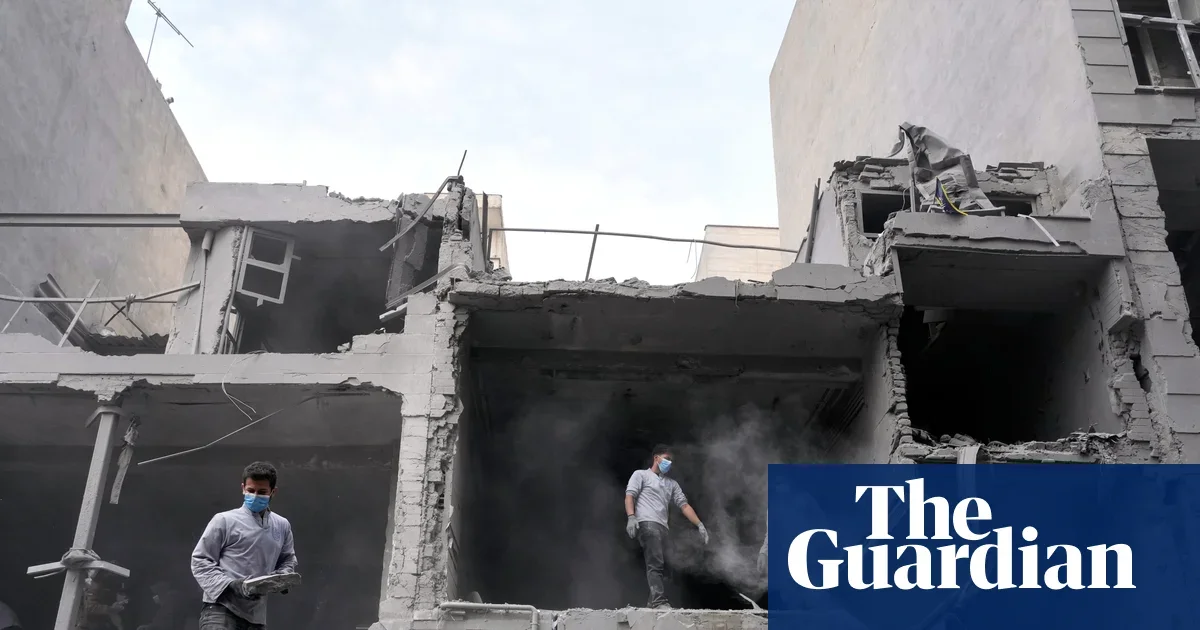 Trump Says No Quick Deal as Iran-Israel War Expands and Hormuz Threat Looms