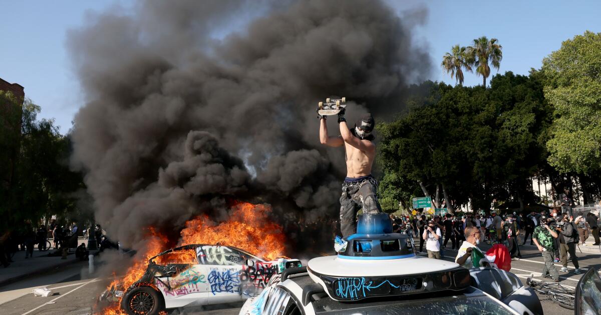 Protests in LA Turn Violent as Autonomous Vehicles and Law Enforcement Clash