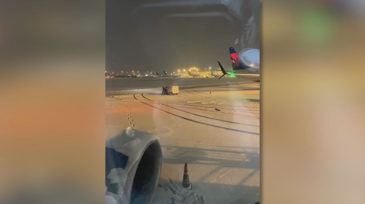 Featured image for "Chaos at BNA: Passengers Stranded on Planes for Hours Amid Winter Storm"