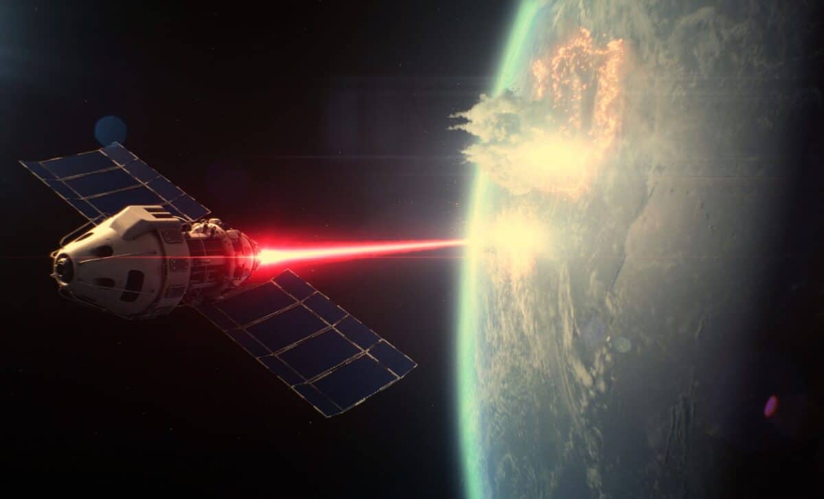 Featured image for China Launches Historic 80,000-Mile Laser to the Moon in Daylight