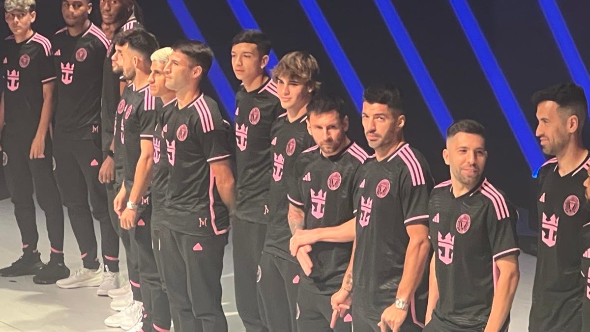 "Messi Unveils Inter Miami's 2024 Away Kit Aboard Record-Breaking Cruise Ship"