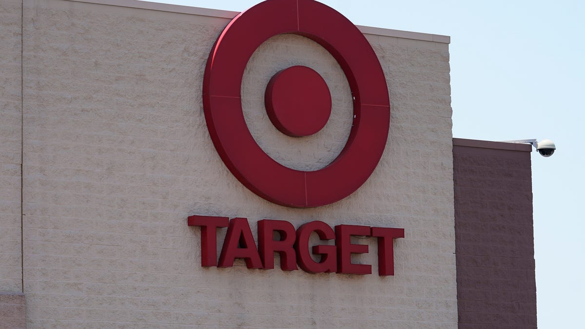 Featured image for Easter Sunday Store Hours in El Paso: Walmart Open, Target and Best Buy Closed.