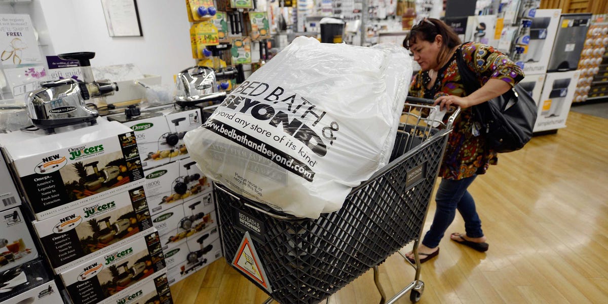 "Memesters and Investors Bet $200 Million on Bankrupt Bed Bath & Beyond Shares"