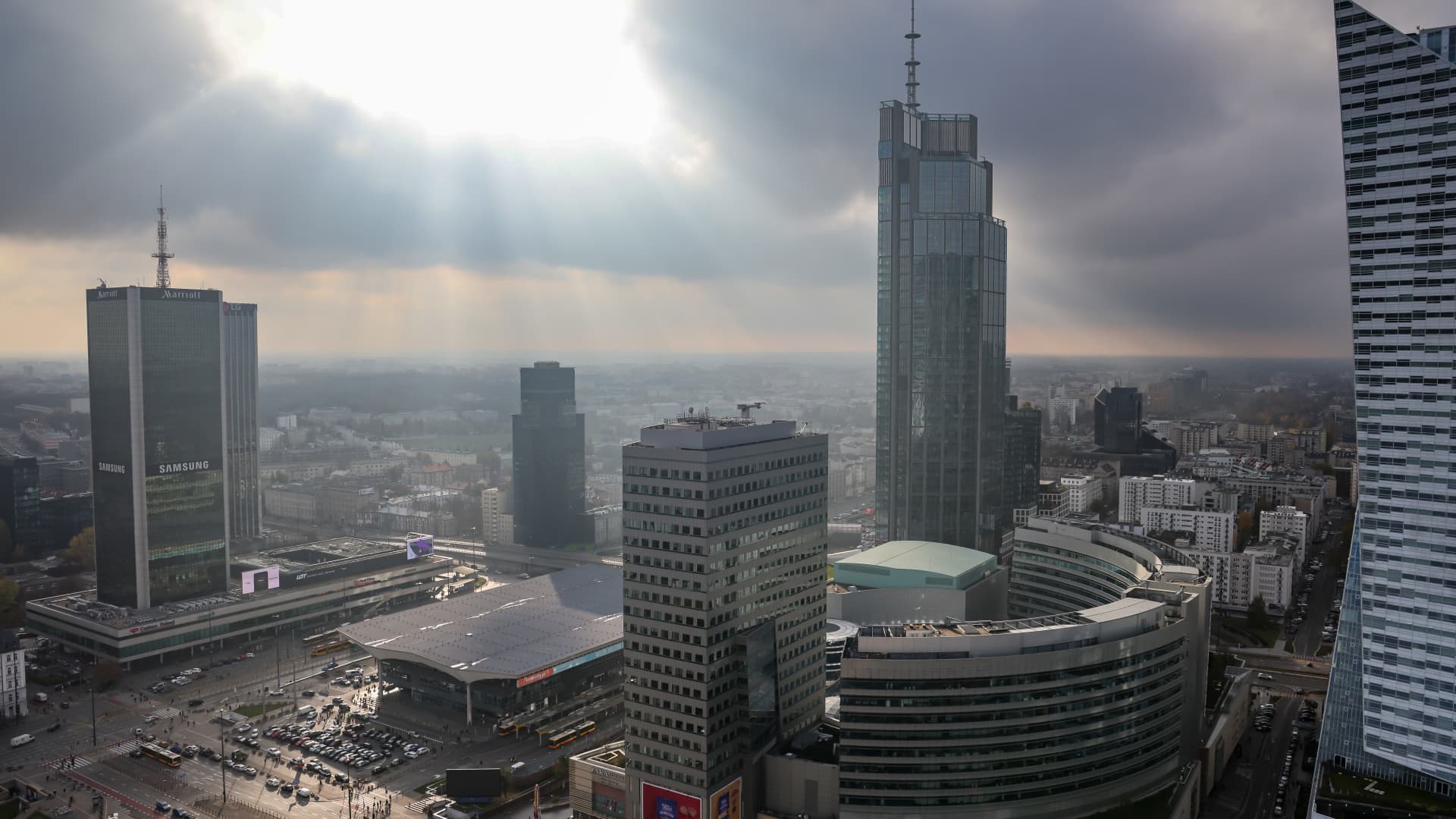 Featured image for "European Markets Extend Gains Amid Positive Start to the Week"