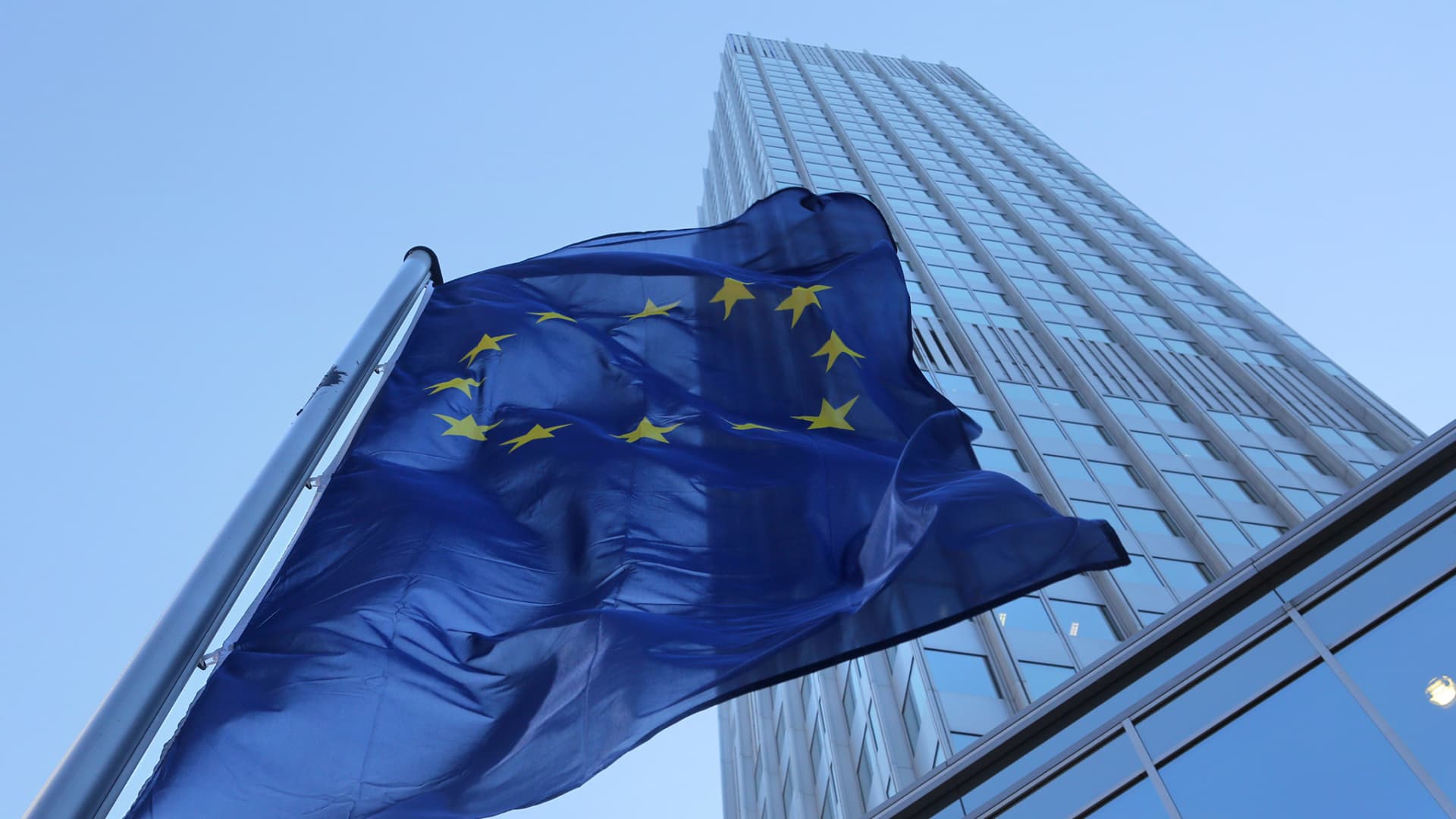 ECB Officials Signal Readiness for Interest Rate Cuts