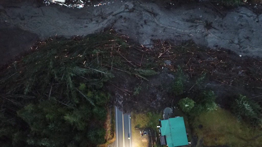 Wrangellites Unite: Surviving and Searching in the Aftermath of the Alaska Landslide