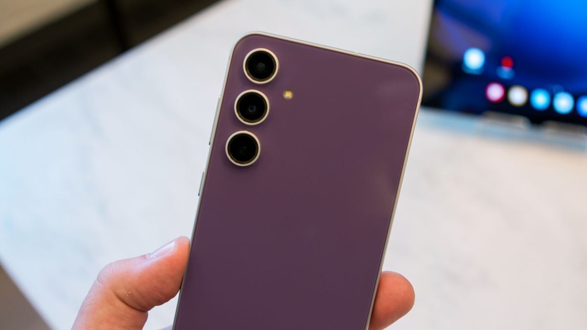 Featured image for "Samsung Galaxy S24 FE: A Surprisingly Capable Flagship Contender"