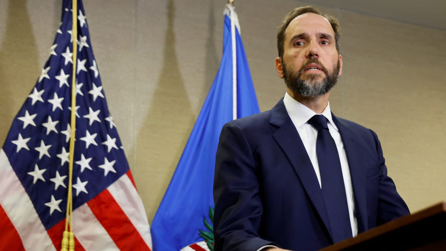 Featured image for "Jack Smith Challenges Trump's Presidential Immunity in Court Ahead of New Year"