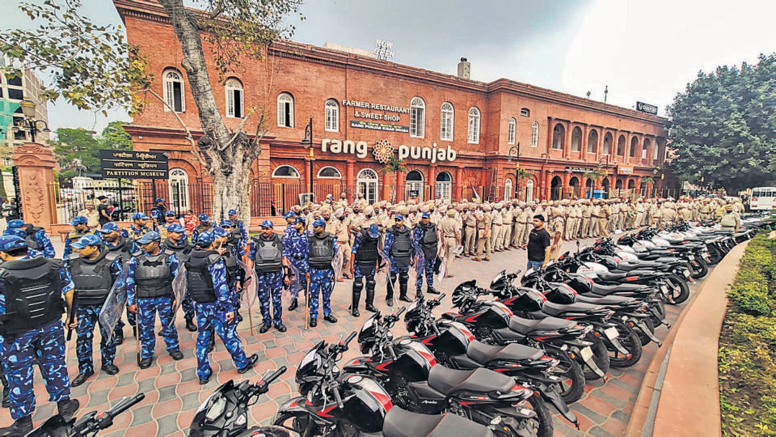 Featured image for Amritpal Singh's Alleged Ties to ISI and SFJ Spark Internet Shutdown in Punjab