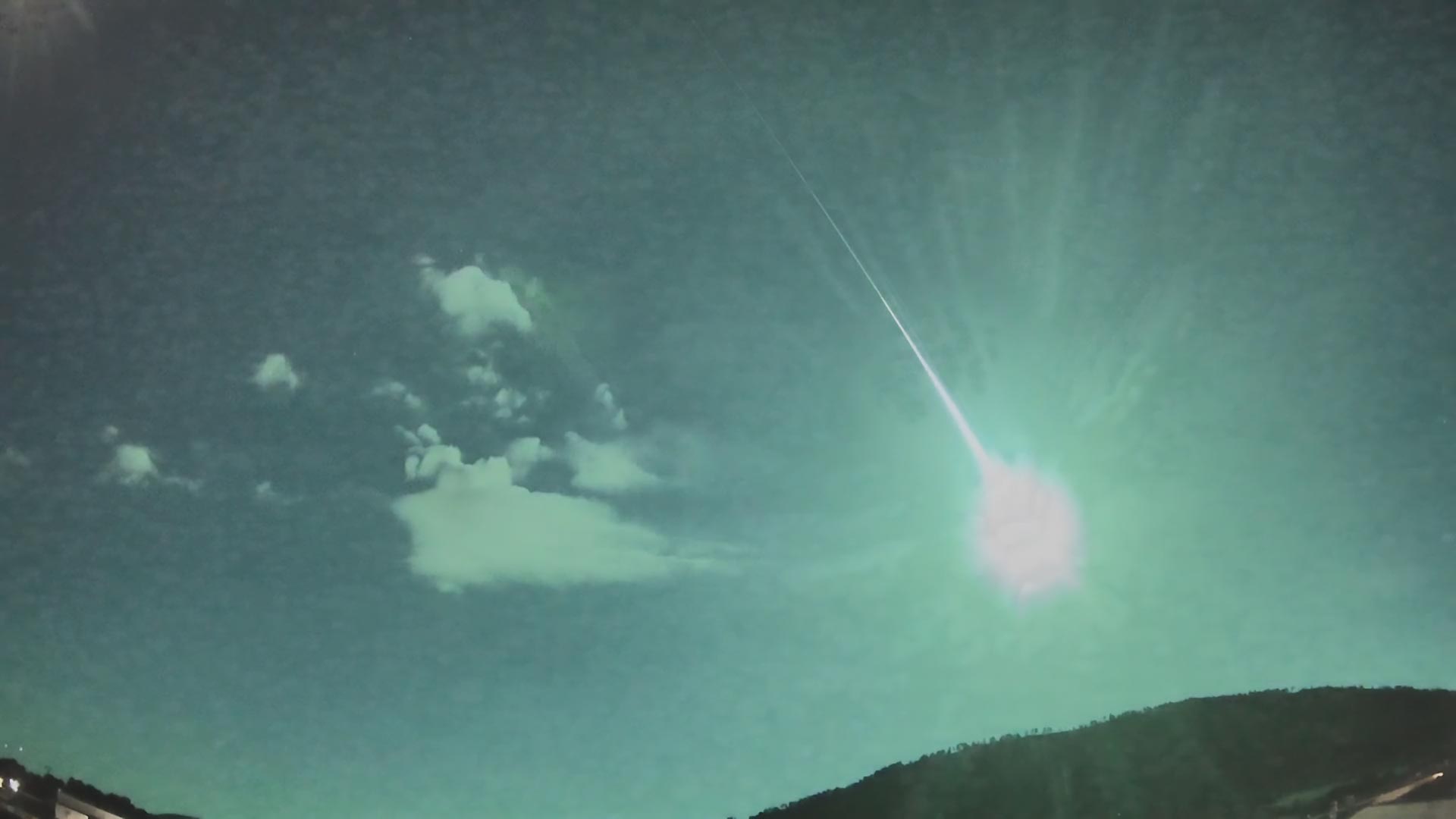 "Spectacular Meteor Lights Up Skies Over Spain and Portugal"