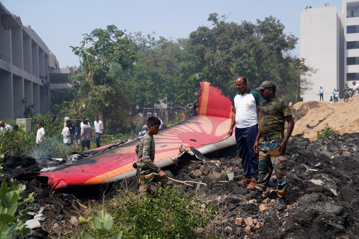 Featured image for Air India Crash Report to Reveal Final Moments and Key Switches
