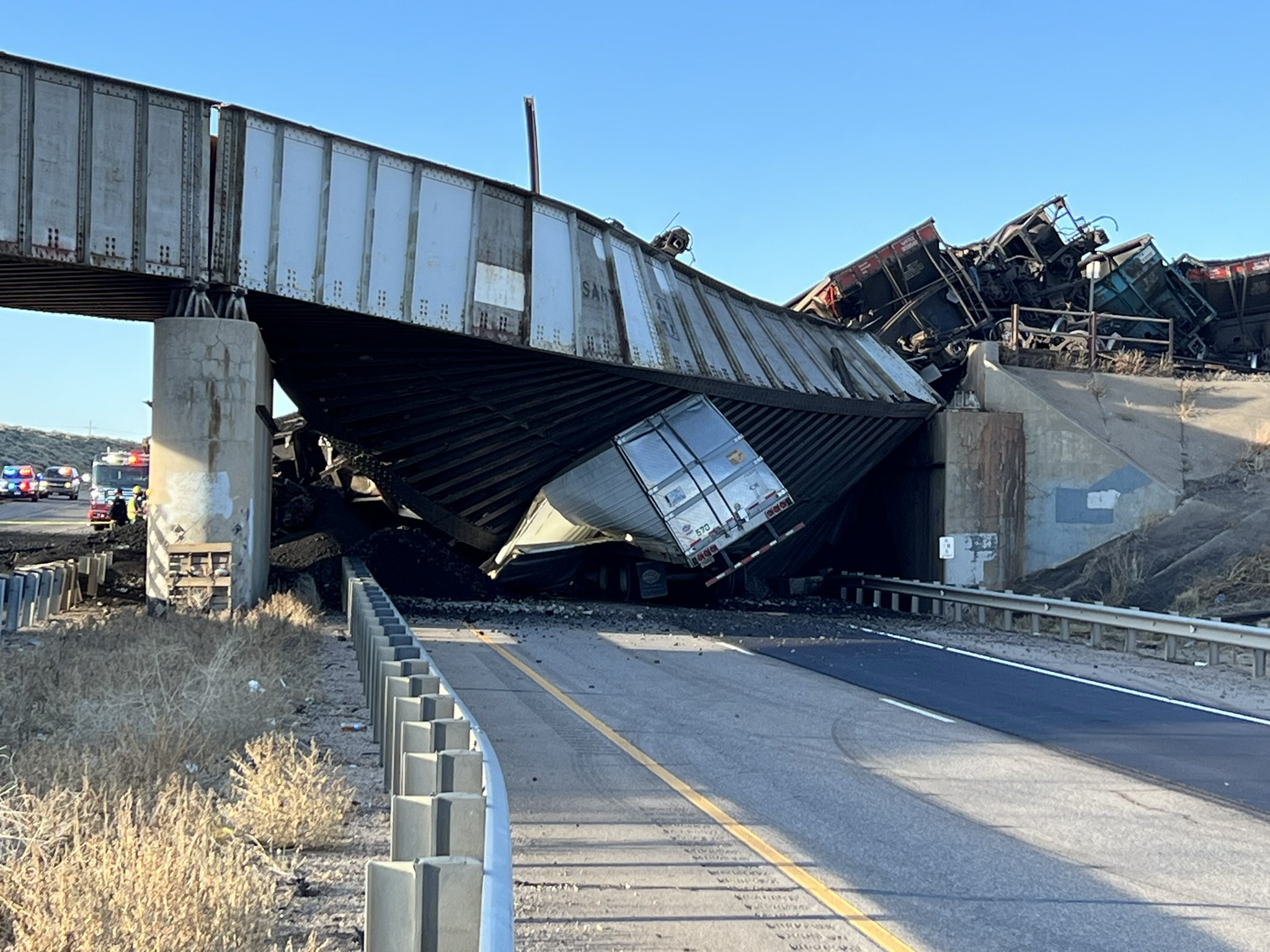 Featured image for Tragic Train Derailment Claims Life and Closes Colorado Interstate