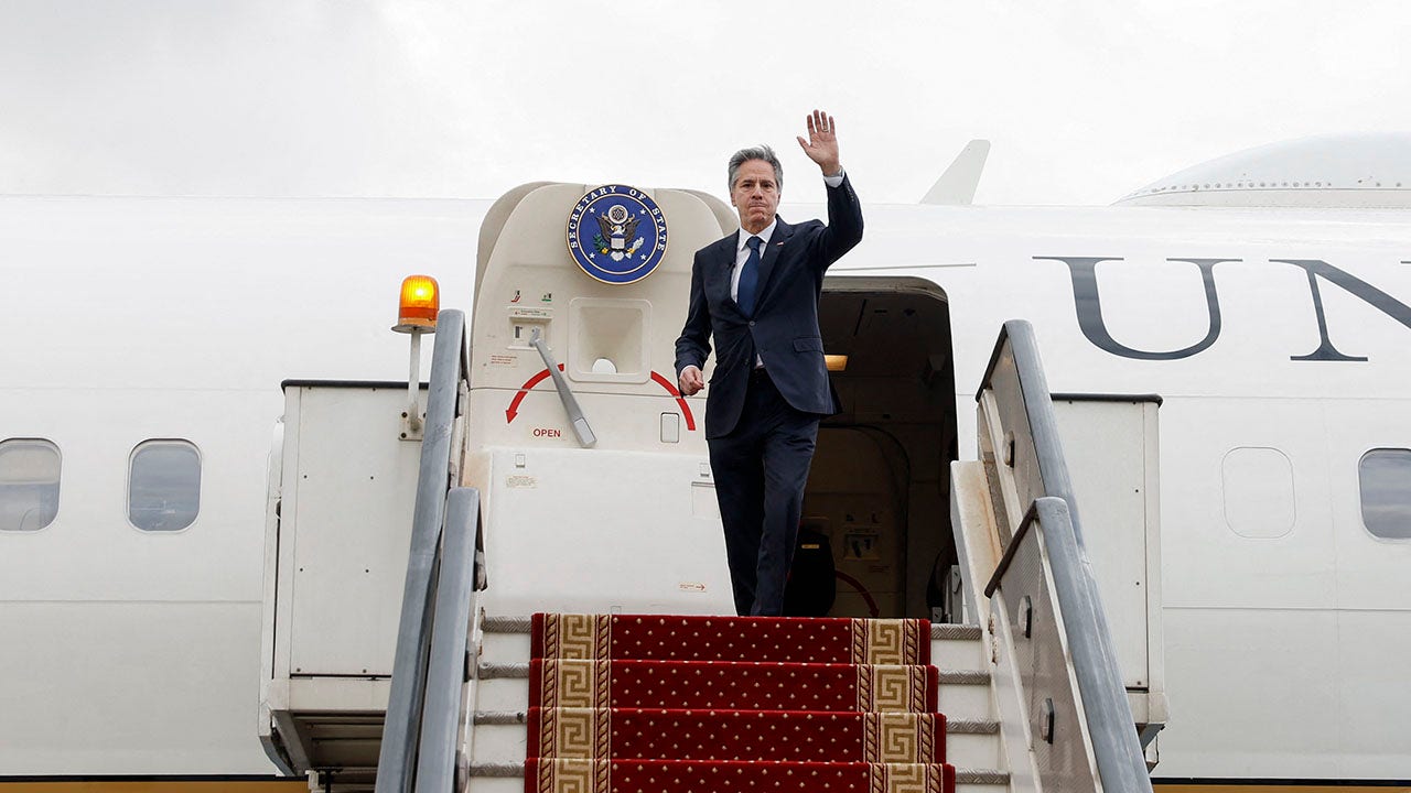 Blinken's Davos Trip Derailed by Boeing Plane Failure