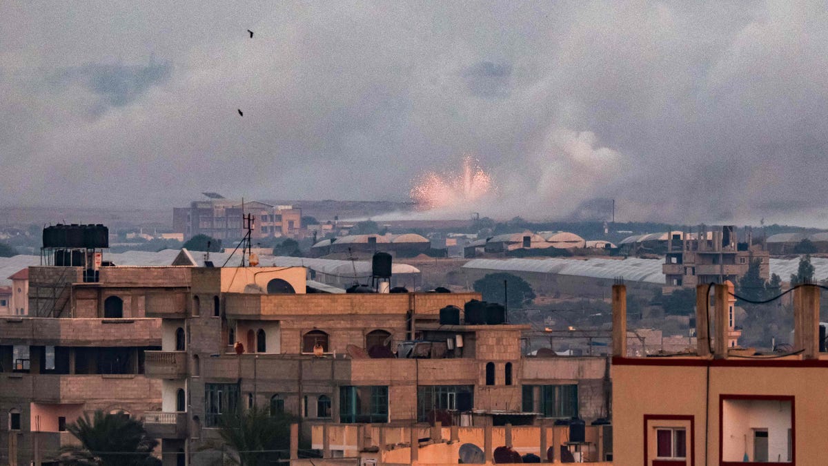 "Biden's Evacuation Efforts in Gaza: A Humanitarian Pause Amidst Pressure"