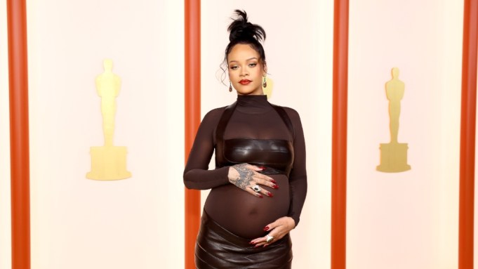 Rihanna's Dazzling Oscar Night Jewelry and Fashion Choices.