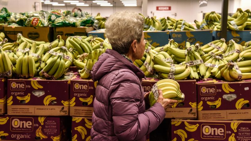 "JPMorgan CEO Warns of Impending Economic Storm Amid Inflation Concerns"