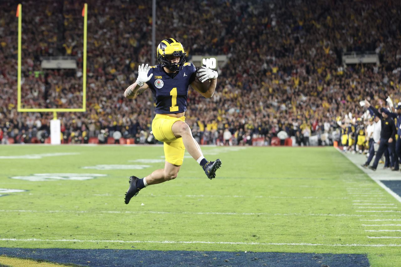 Featured image for "Michigan vs. Washington: Strategies and Predictions for the CFP National Championship Showdown"