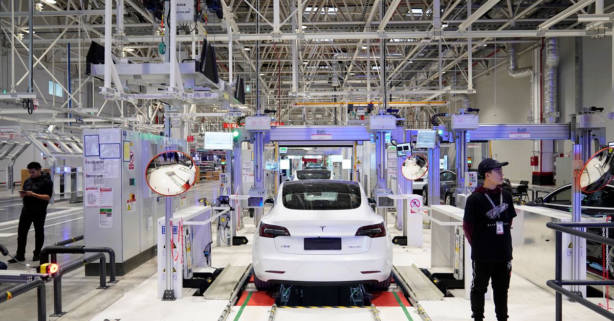 Tesla Shanghai Factory Workers Seek Appeal Over Bonus Cut with Elon Musk