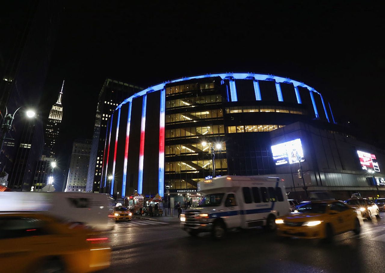 Transit systems call for Madison Square Garden to relocate from Penn Station.