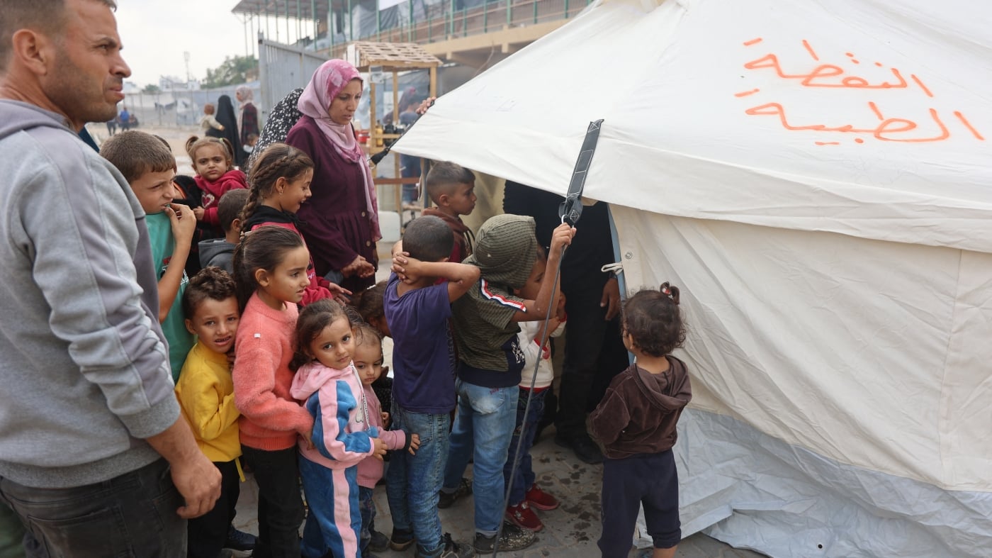 Featured image for Gaza's Polio Vaccination Efforts Amidst Conflict and Controversy