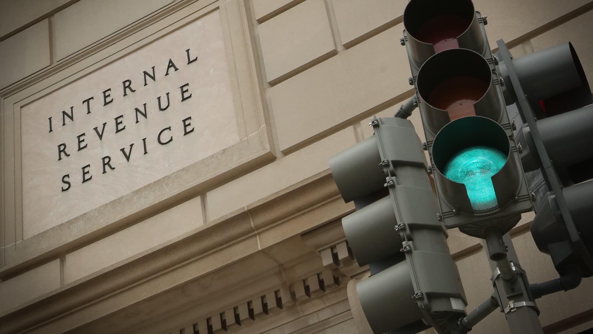 Featured image for "Maximizing Your Tax Refund: Essential Tips for the 2024 Filing Season"