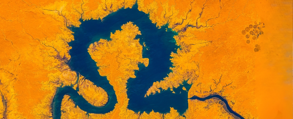 Featured image for Human Dams Have Shifted Earth's Magnetic Poles and Axis
