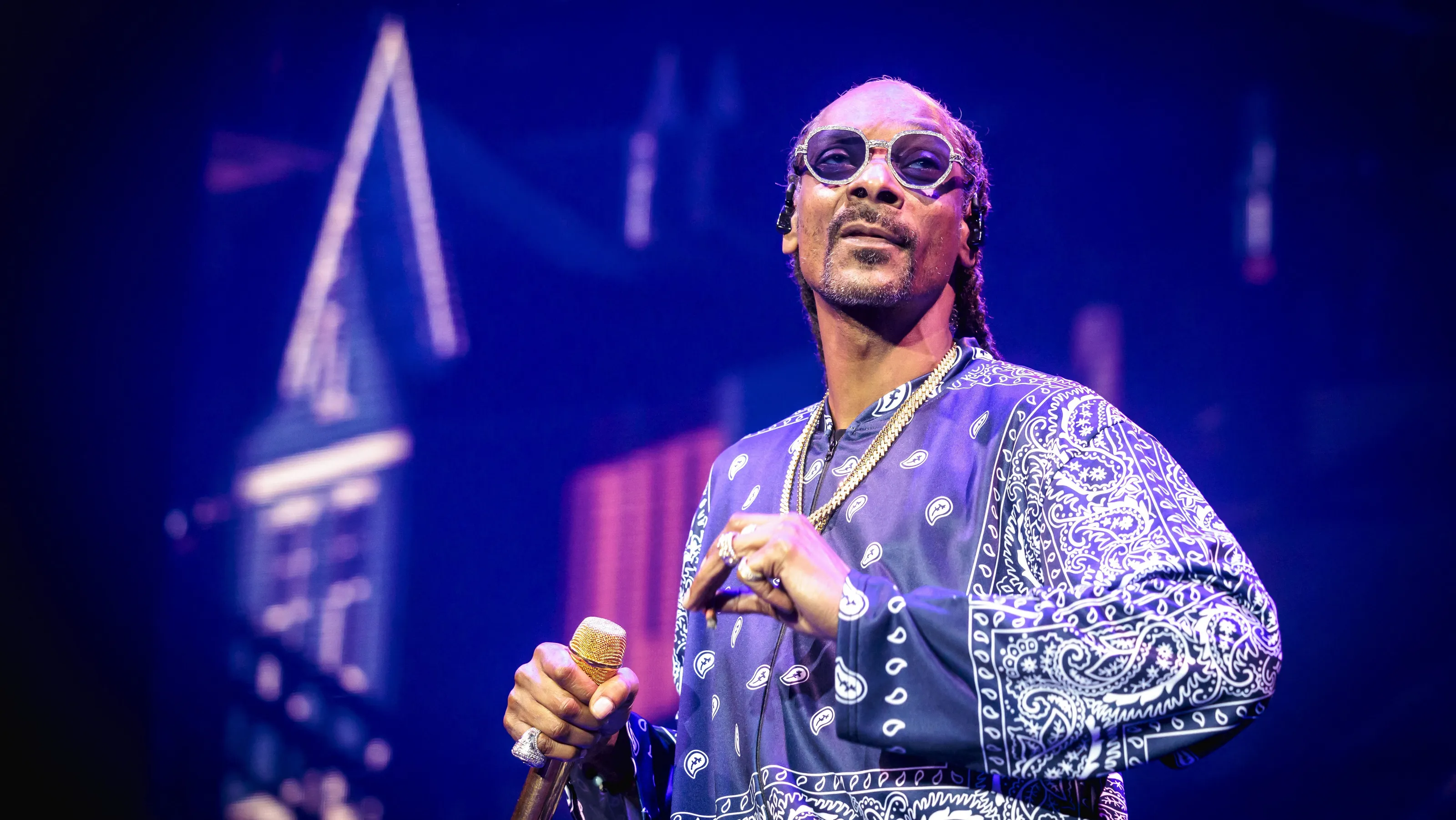 Featured image for Snoop Dogg to Headline NFL Christmas Halftime Show on Netflix