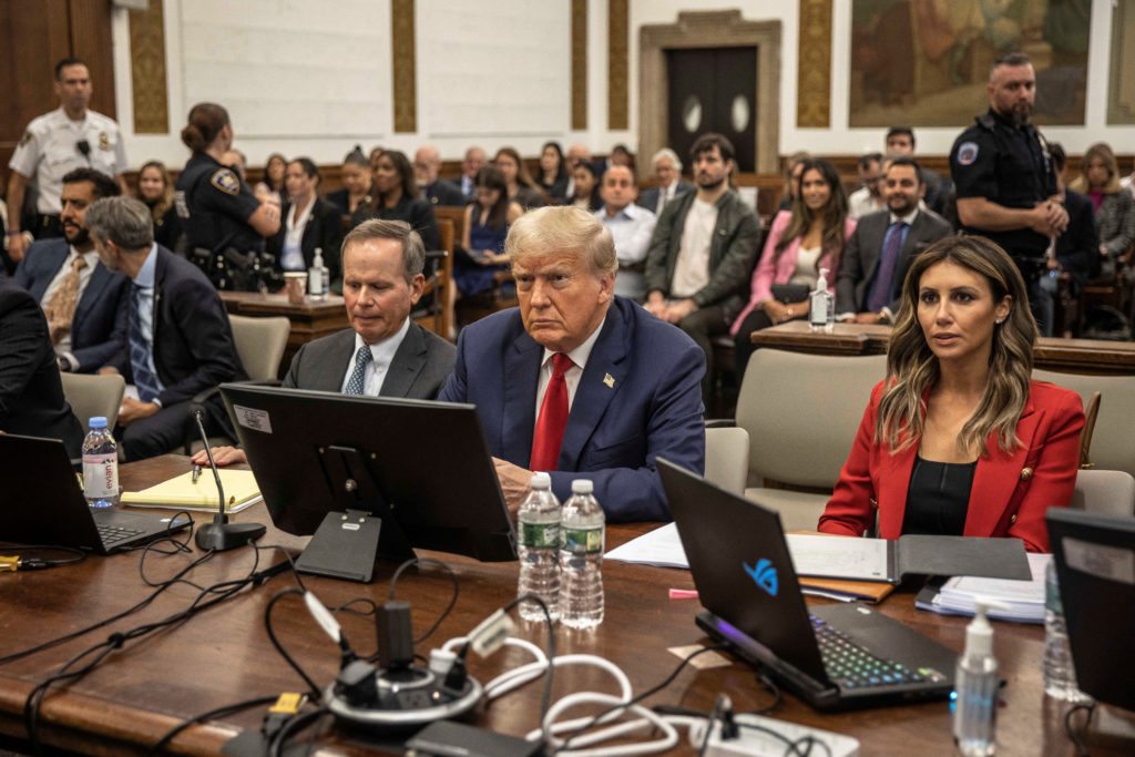 Featured image for NY Appeals Court Dismisses $500M Fraud Penalty Against Trump