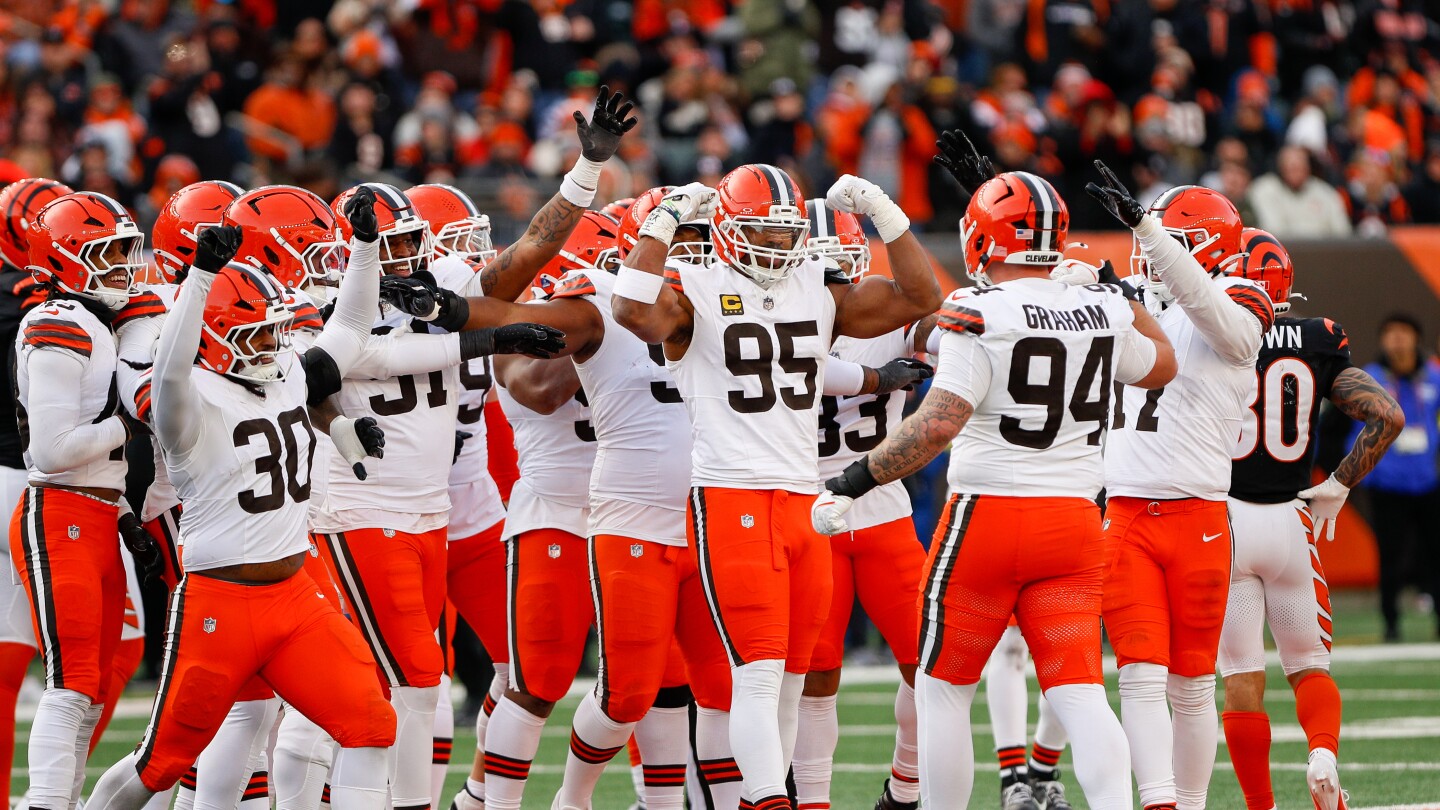 Featured image for Myles Garrett Breaks NFL Single-Season Sack Record