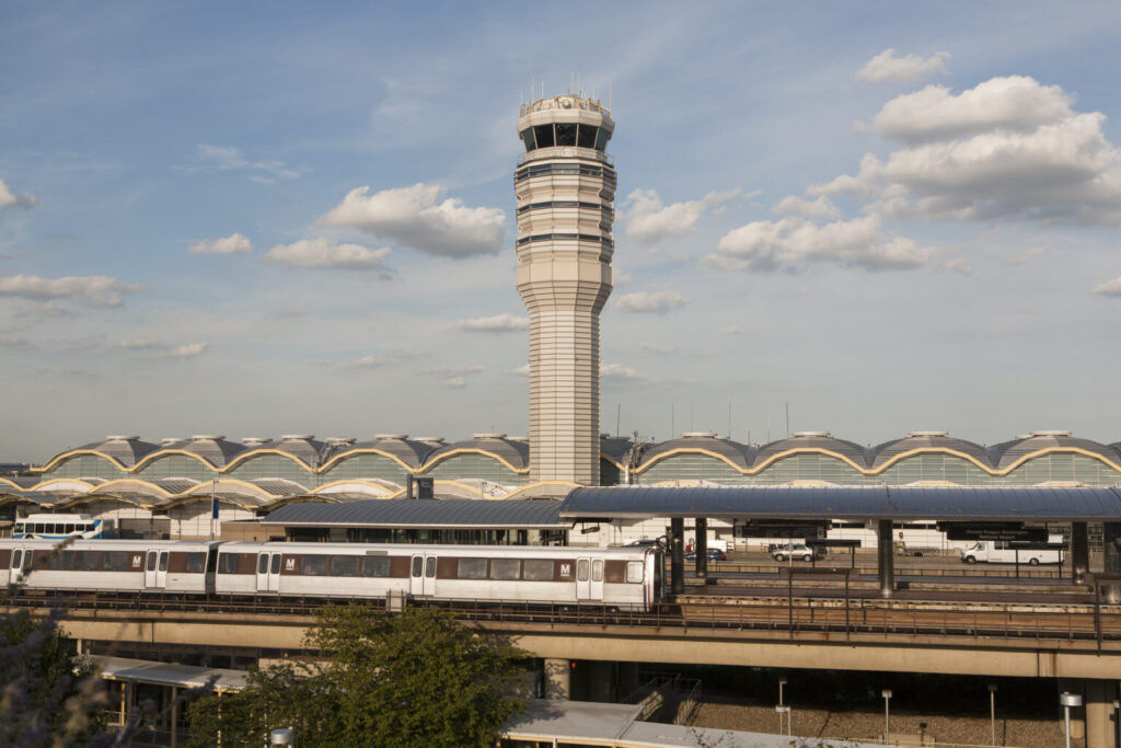 Featured image for FAA Investigates Second Near-Miss Collision at Reagan National Airport