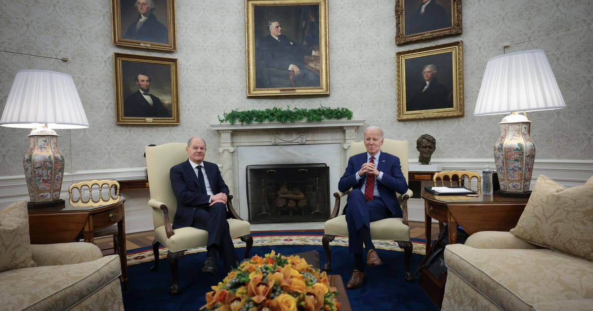 "Biden Urges Congress to Pass Ukraine Aid, Calls GOP Holdup 'Close to Criminal Neglect' in Meeting with German Leader"