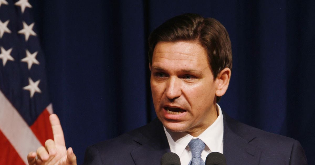 DeSantis Ethics Questions Raised by Donor's Golf Simulator Gift and Private Flights