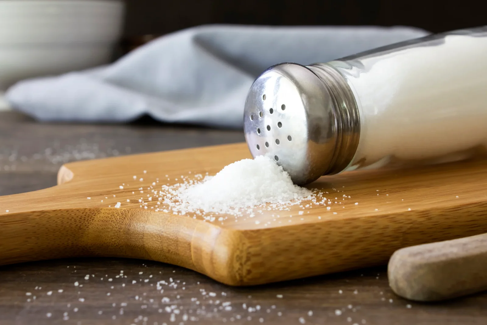Small salt cuts in processed foods could avert thousands of heart attacks and strokes, study suggests
