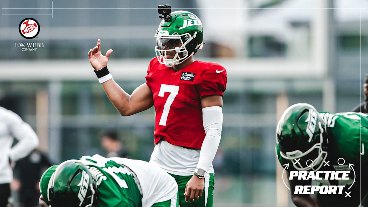 Justin Fields Excels in Jets Practice Amidst Challenges