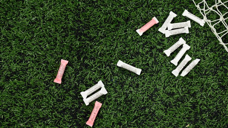 Featured image for NFL Players Allowed to Use Personal Smelling Salts This Season