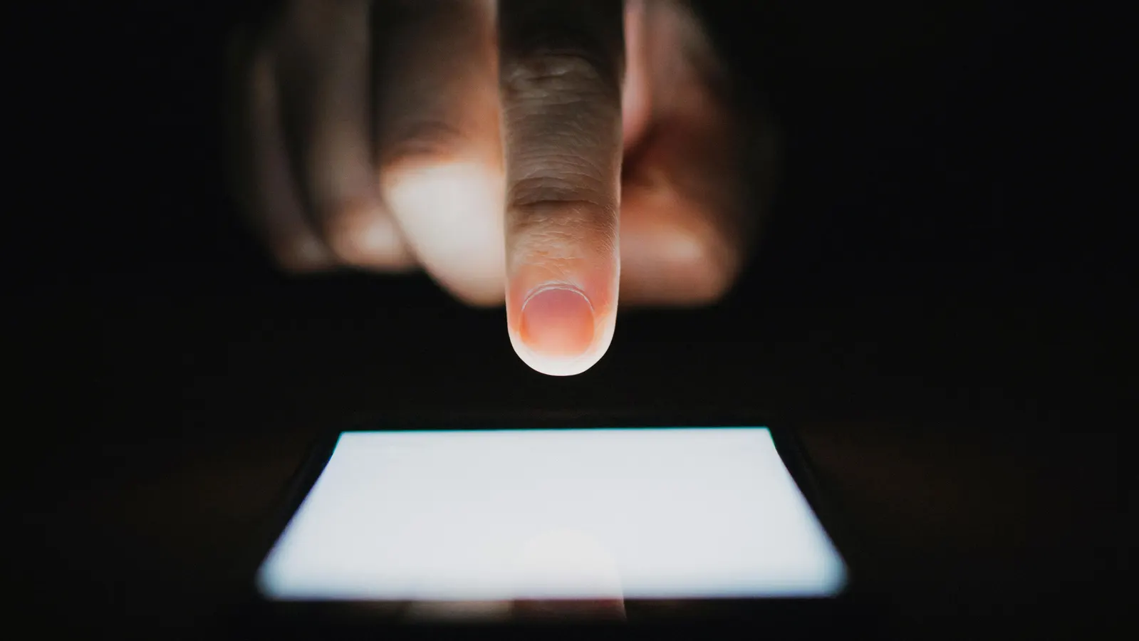 Featured image for Google Begins Sharing Text Messages with Employers