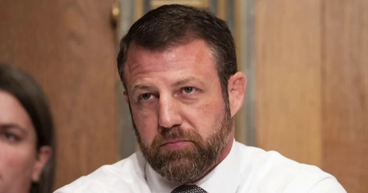 "Congressional Chaos: Retirement Announcements Spark Mass Exodus"