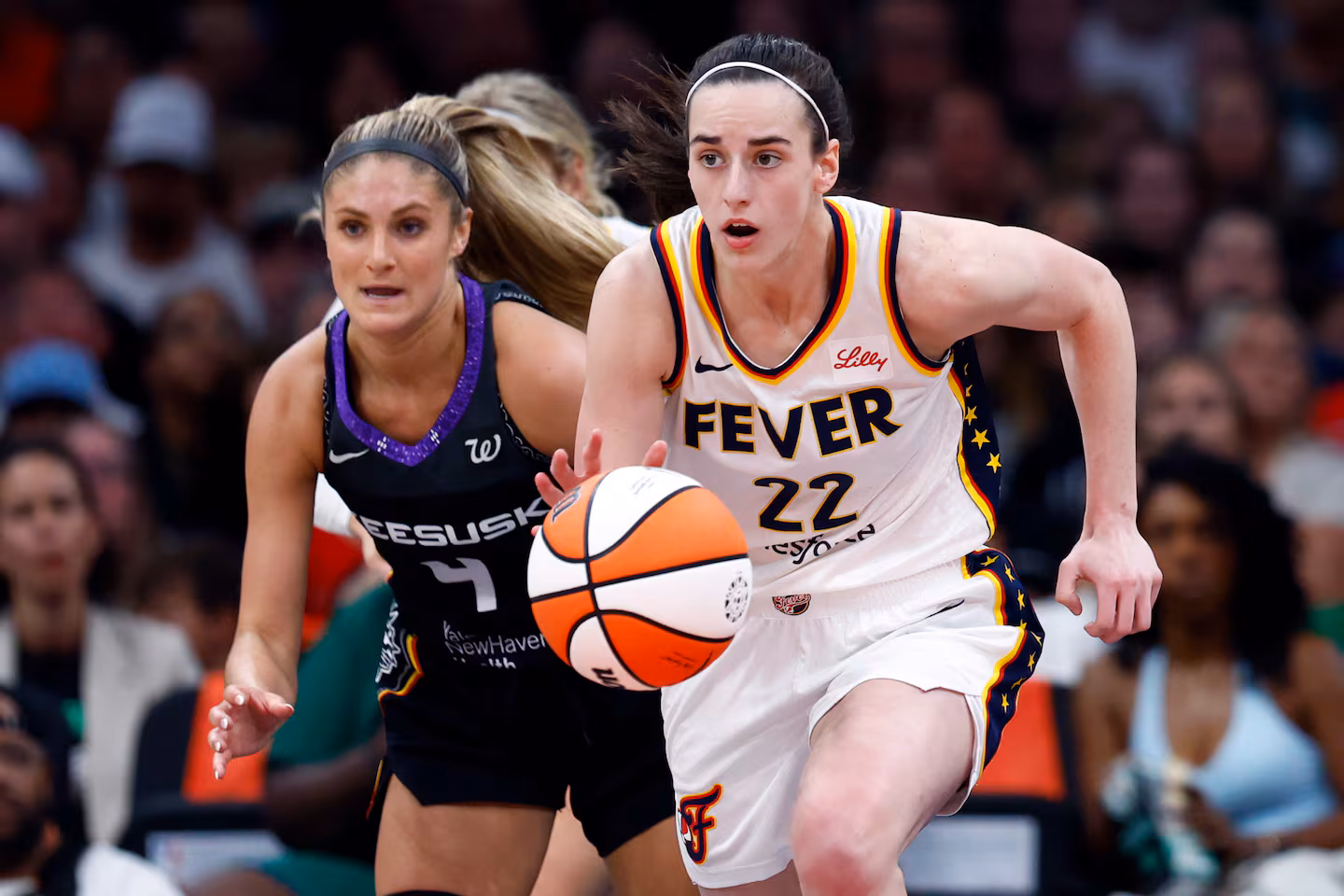 Featured image for Caitlin Clark's Impact Draws Fans and Sells Out TD Garden