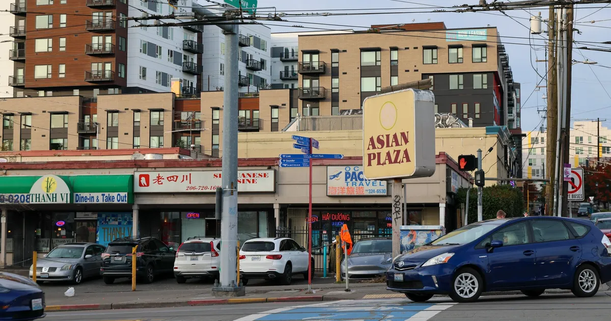 Featured image for Suspect Arrested After 10 Stabbed in Seattle's Chinatown Over 2 Days