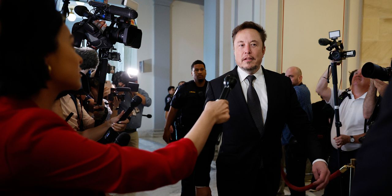 Tech Titans Unite in Senate to Address AI Regulation and Hunger Crisis