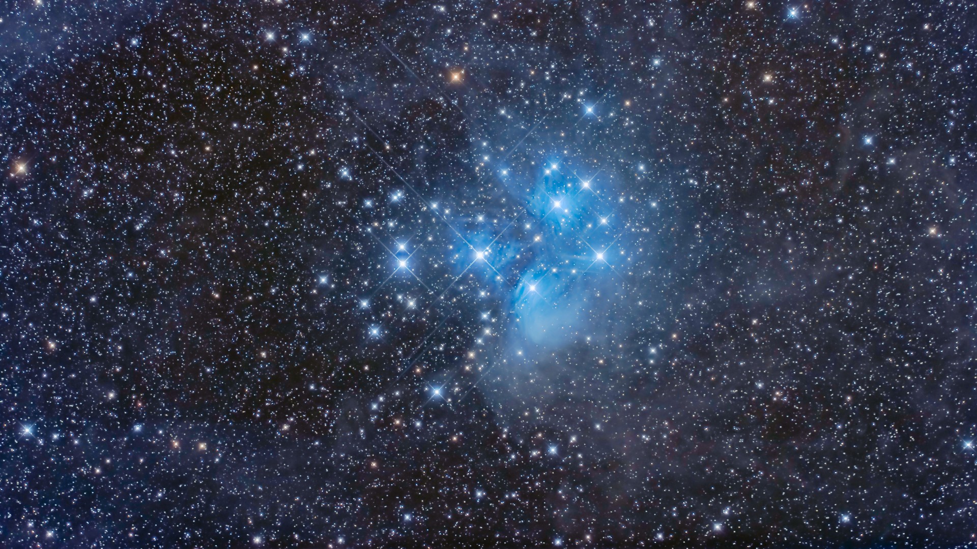 Featured image for Upcoming Celestial Events: Moon, Pleiades, and Northern Lights This Weekend