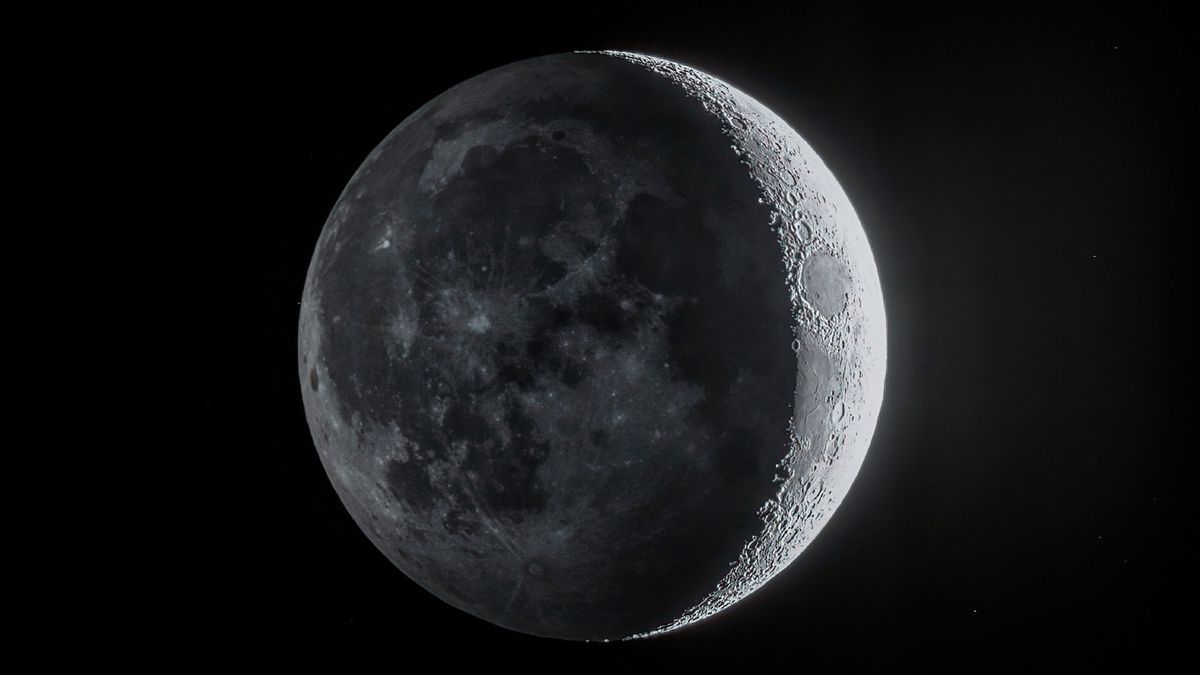 "Unveiling the Ethical Dilemma of Moon Mining in a New Era of Lunar Exploration"