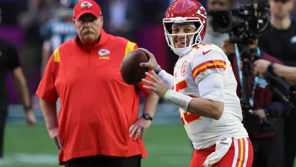 Featured image for NFL Playoff Picture 2024: Chiefs' Path to AFC's Top Seed and NFC Wild-Card Race