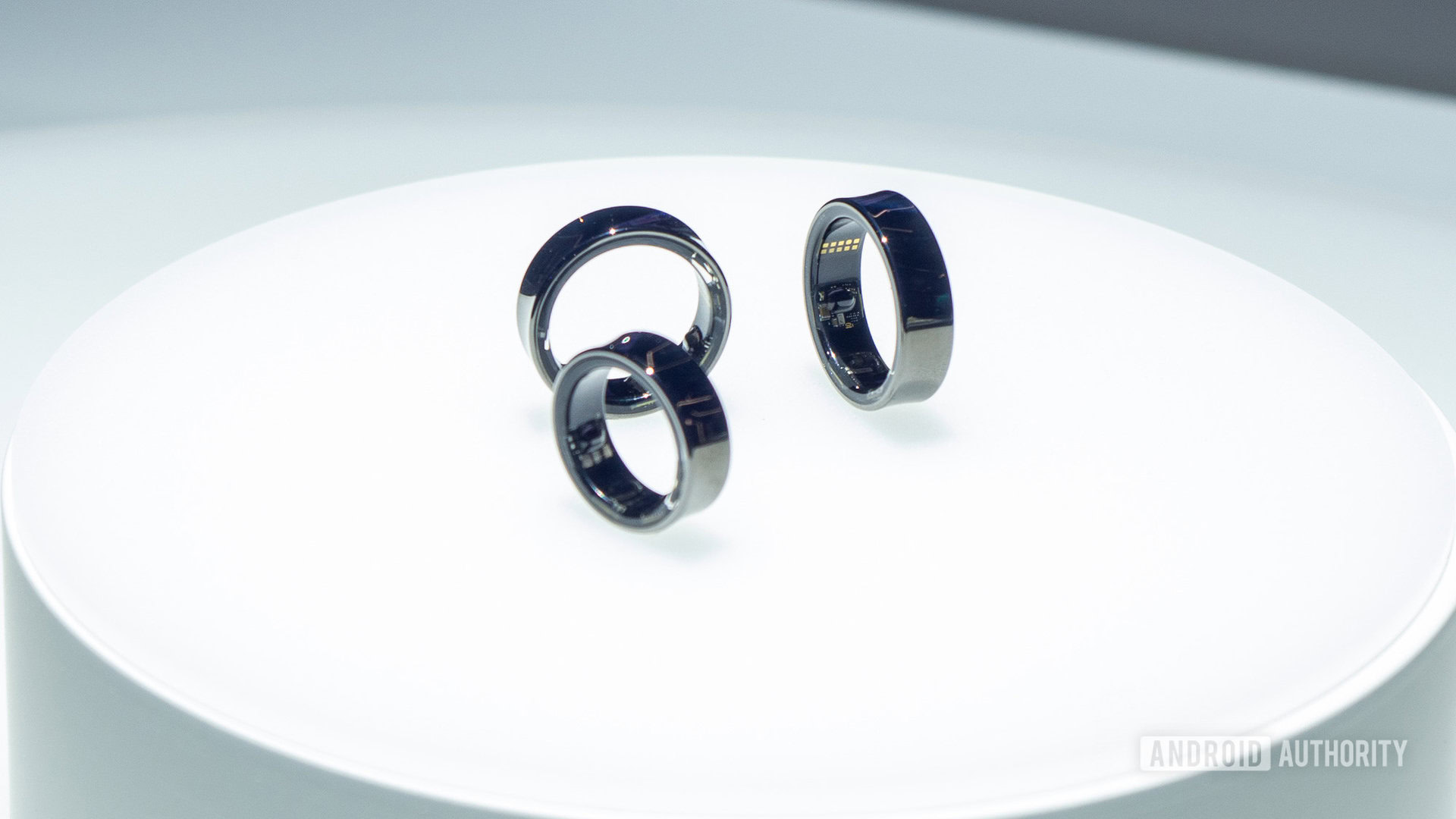 Featured image for Samsung Sues Oura Ahead of Galaxy Ring Launch in August