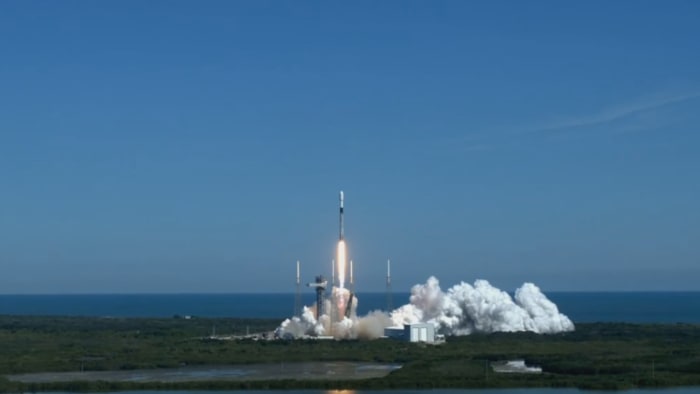 "SpaceX Plans Weekend Launch of 24 Starlink Satellites from Cape Canaveral"