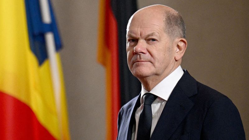 Zelensky Warns of Consequences as Scholz Reopens Dialogue with Putin